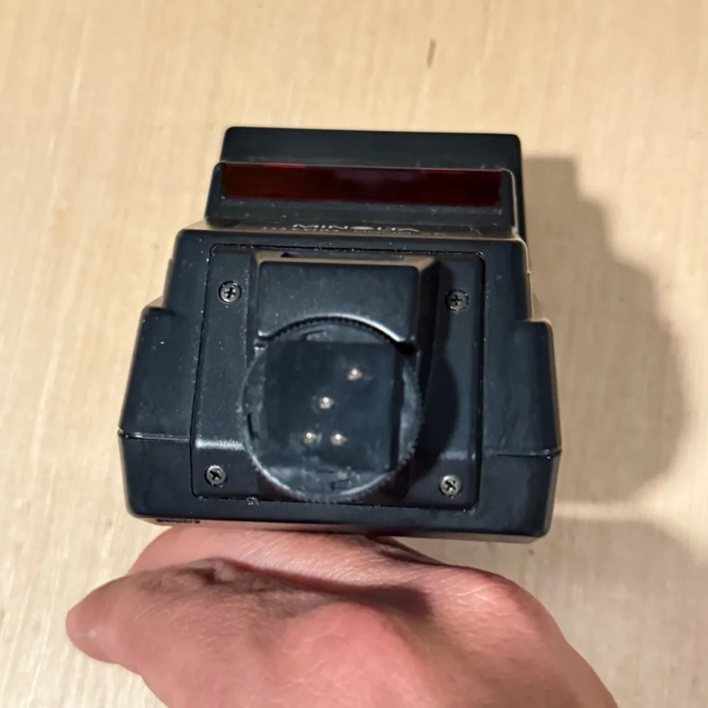 Minolta Maxxum 2800 AF Flash Turns On “UNTESTED”Preowned Read Description Below!